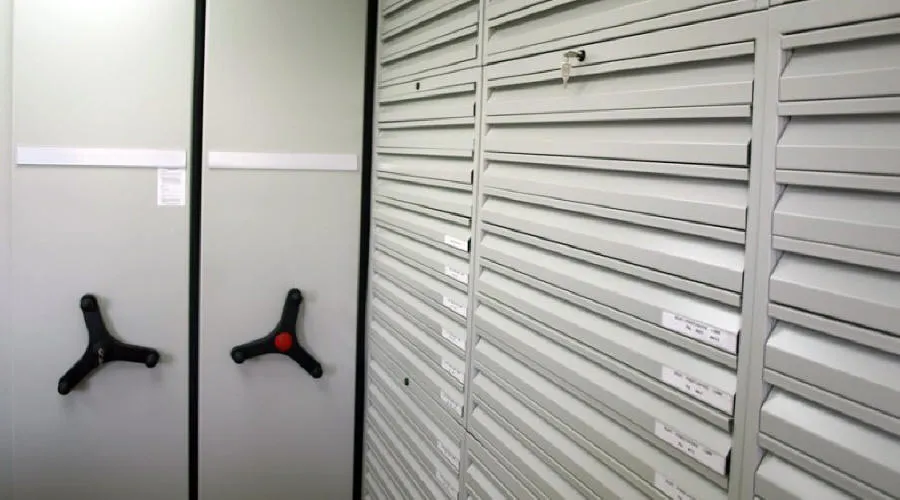 Fabricante de estanterías móviles, armarios móviles, muebles de oficina de almacén metálicos, Polonia